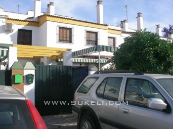Townhouse for sale  - Sevilla - Dos hermanas - 240.000 €