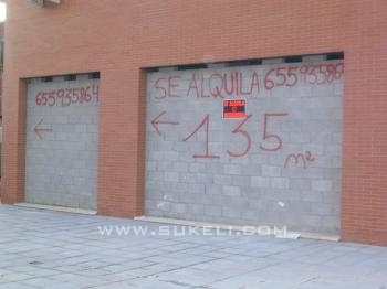 Commercial prty. for rent - Sevilla - Sevilla - Parque alcosa - 1.650 €