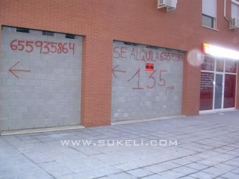 Commercial prty. for rent - Sevilla - Sevilla - Parque alcosa - 1.650 €